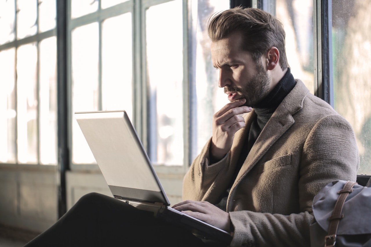 confused-guy-laptop confused-guy-laptop